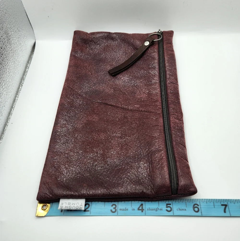 Rough And Tumble XL Slip Case, Black Rock Berry